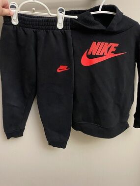 Nike Set 💚2 for 20💚